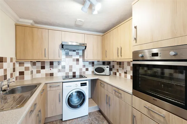 Photo 2 — Hamlet Lodge, Heathville Road, Gloucester, Gloucestershire, GL1