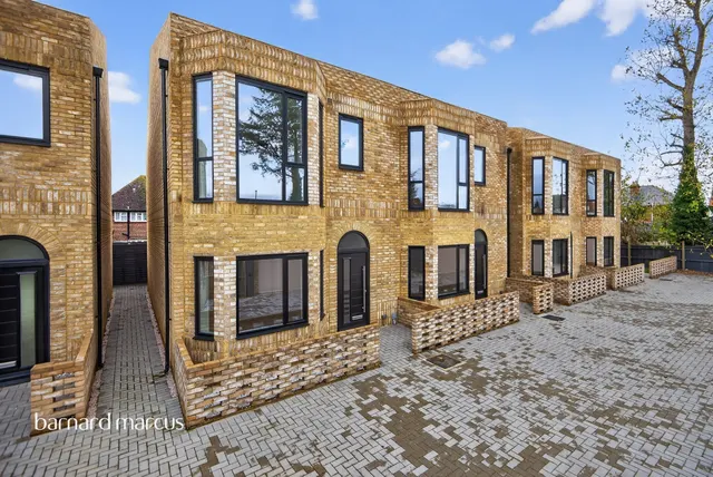 Hidden Villas, Bedfont Lane, Feltham, photo 1
