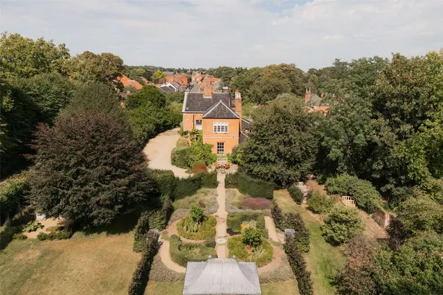 High Bungay Road, Loddon, Norwich, Norfolk, NR14 6JT, photo 1
