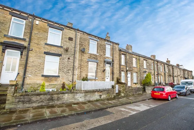 Albert View, Halifax, HX2, photo 1