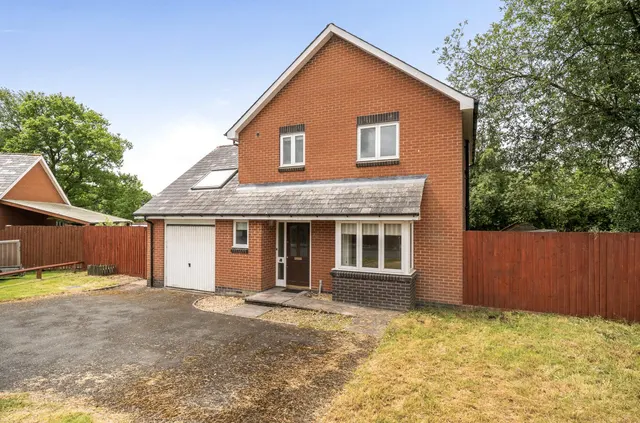 Badgers Green, Crossgates, Llandrindod Wells, Powys, LD1 6RJ, photo 1