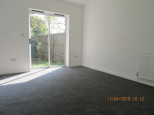 Photo 3 — Cherwell Grove, South Ockendon.