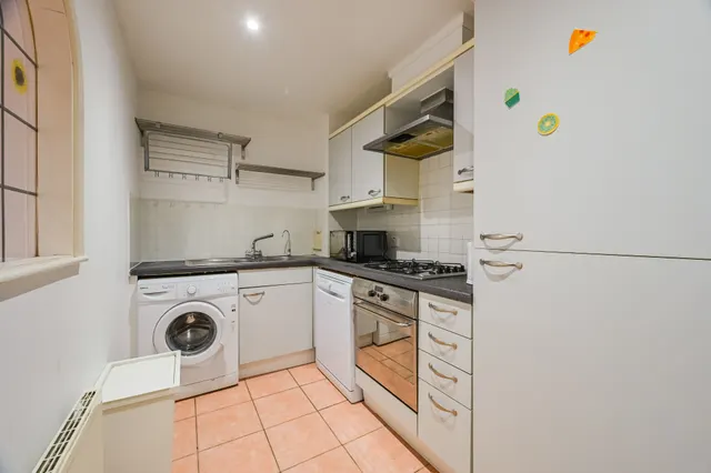 London, E14, photo 2