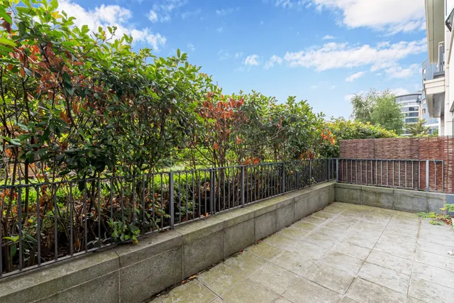Doulton House, Chelsea Creek, SW6, photo 1