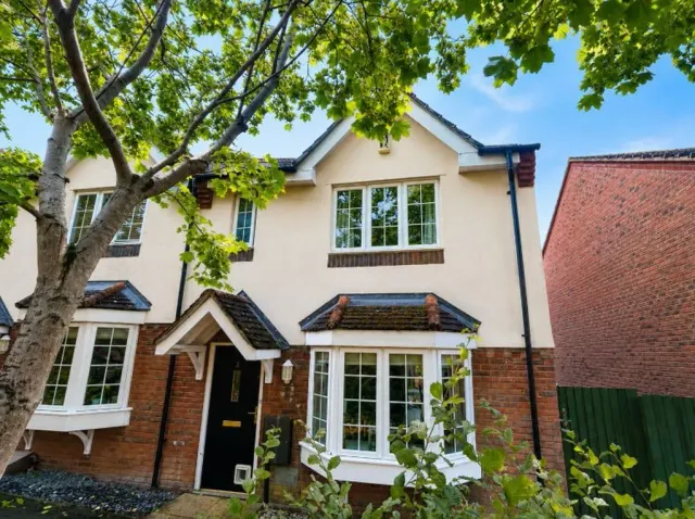 Barnet Close, Oakhill, Milton Keynes, Buckinghamshire, MK5 6BF, photo 1