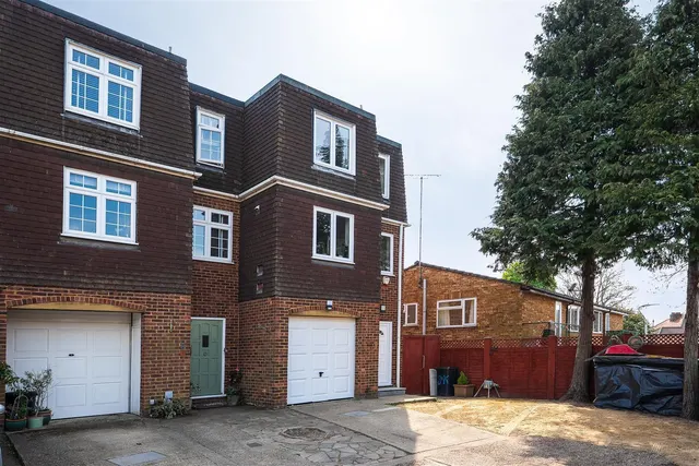 Thatcher Close, West Drayton, UB7, photo 1