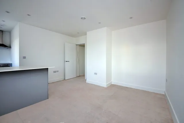 London Road, Kingston Upon Thames, KT2, photo 2