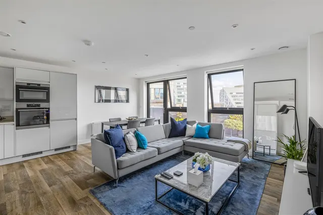 Osiers Road, London, SW18, photo 1