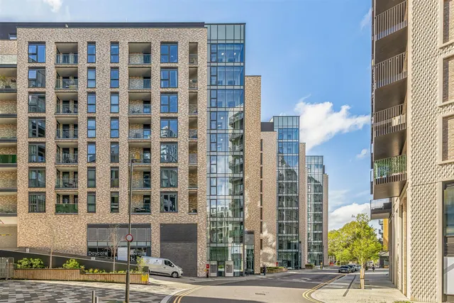 Osiers Road, London, SW18, photo 3