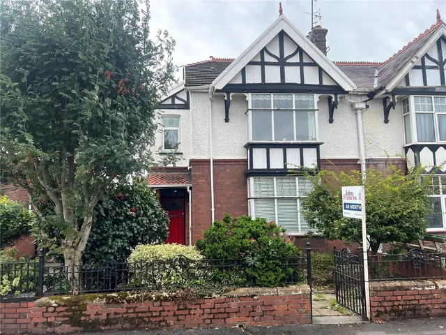 Coleshill Terrace, Llanelli, SA15, photo 1