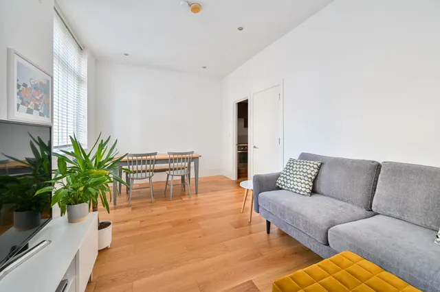 Photo 3 — Flat 1, 2 Merrow Street, London