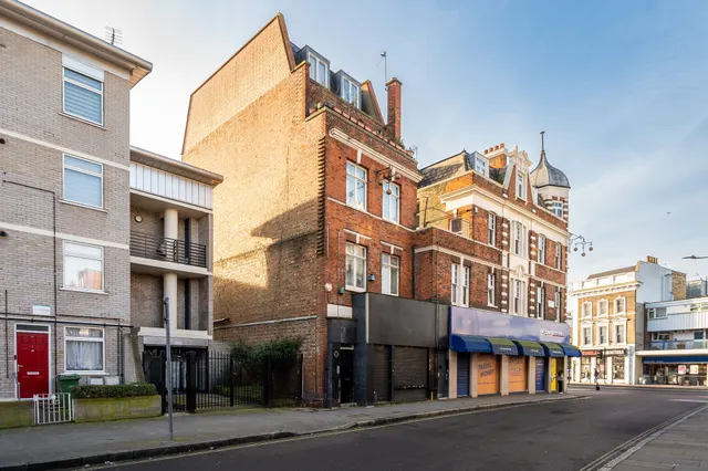 Photo 2 — Flat 1, 2 Merrow Street, London
