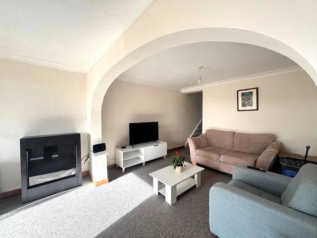 Photo 2 — Woodleigh Close