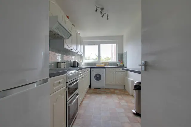 Photo 3 — Tennyson Road, Worthing