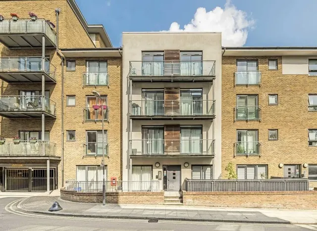 Hither Green Lane, Lewisham, SE13, photo 1