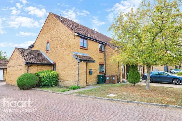 2 bedroom retirement property, De Havilland Way, Abbots Langley, WD5