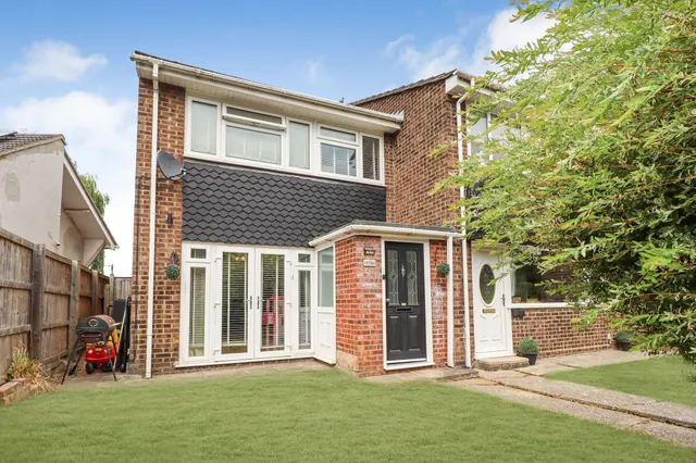 Arterial Road, Eastwood, SS9, photo 1