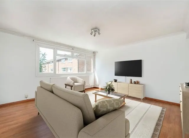 Lyme Farm Road, Lee, SE12, photo 1