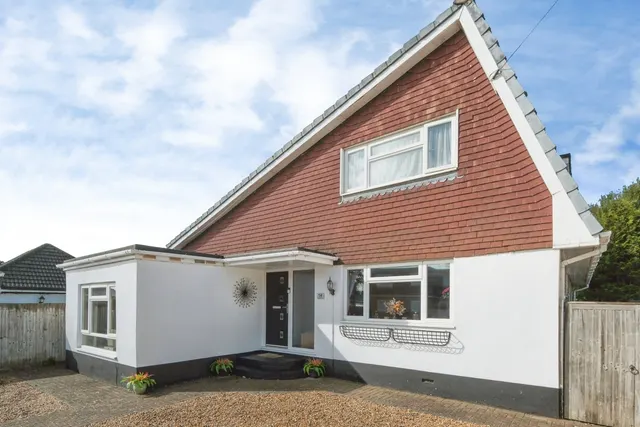 Marshall Road, Hayling Island, PO11, photo 1