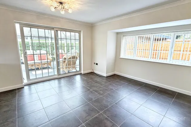Church Lane, Weddington, CV10, photo 3