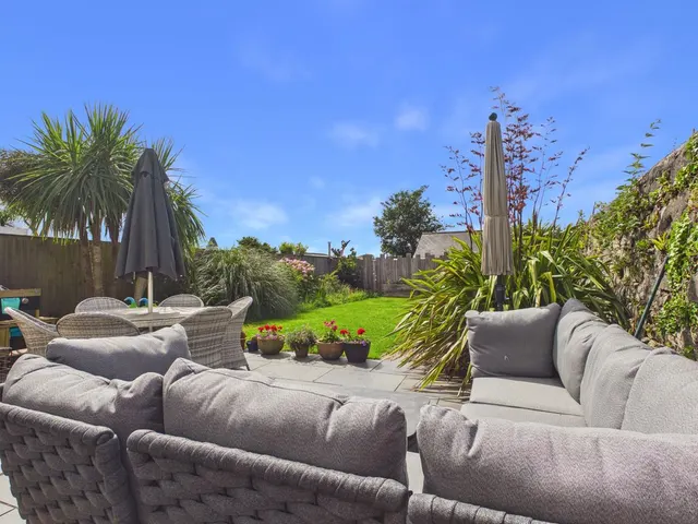 Carnarthen Street, Camborne, photo 1