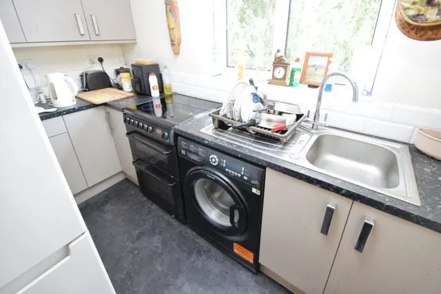 Shipley, Bradford, BD18, photo 3