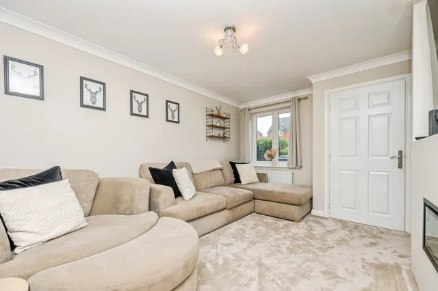 Quayle Court, Kidderminster, DY11, photo 2