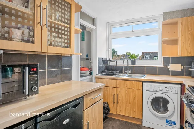 Photo 3 — Pathfield Road, London