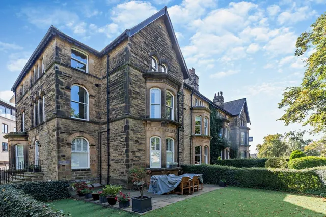 Victoria Avenue, Harrogate, HG1 5PR, photo 1