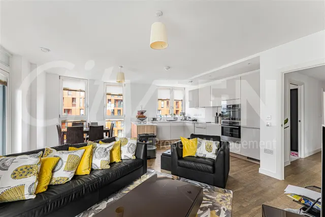 Cable Walk, London, SE10, photo 1