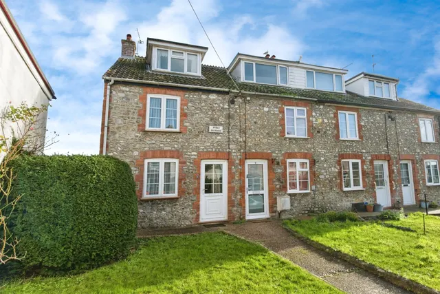 2 bedroom character property — Musbury Road, Axminster