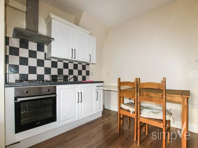 East Avenue, Hayes, UB3, photo 2