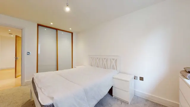 1 bedroom flat — Westferry Road, Canary Wharf, E14 3QA