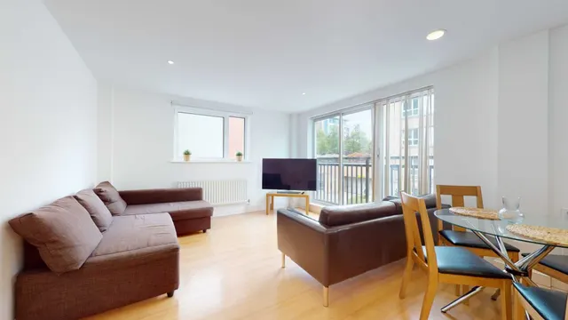 Photo 2 — Westferry Road, Canary Wharf, E14 3QA