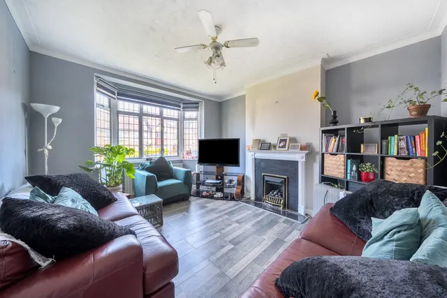 Photo 2 — Penderry Rise, SE6