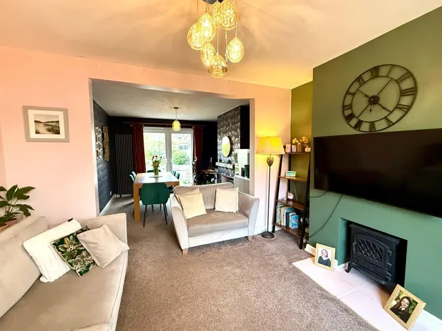 Photo 3 — Walcot Road, Swindon, Wiltshire, SN3 1BH