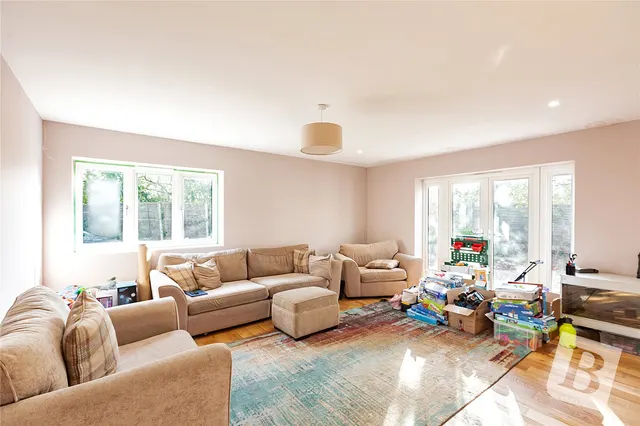 Ashwells Road, Pilgrims Hatch, CM15, photo 3