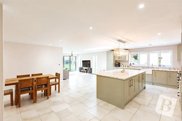 Ashwells Road, Pilgrims Hatch, CM15, photo 2