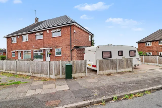 Finstock Avenue, Stoke-On-Trent, photo 1