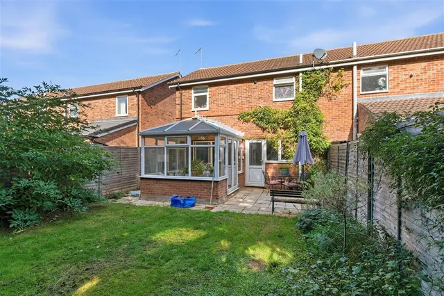 Cedar Road, Stamford, PE9, photo 2