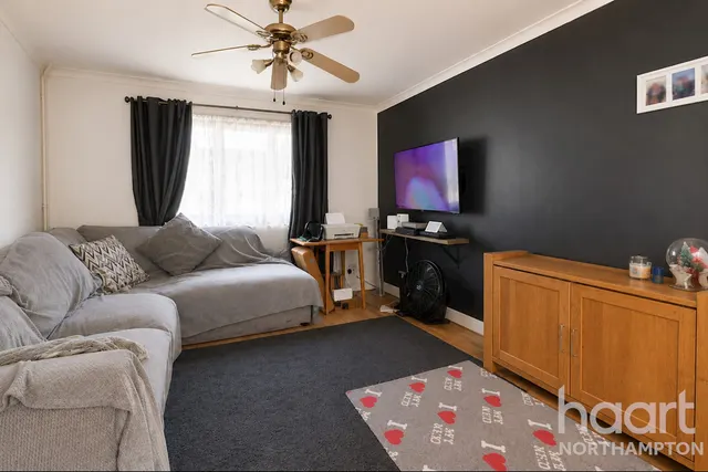 Nicholls Court, Northampton, NN3, photo 2