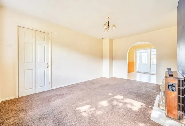 Longford, Yate, BS37, photo 2