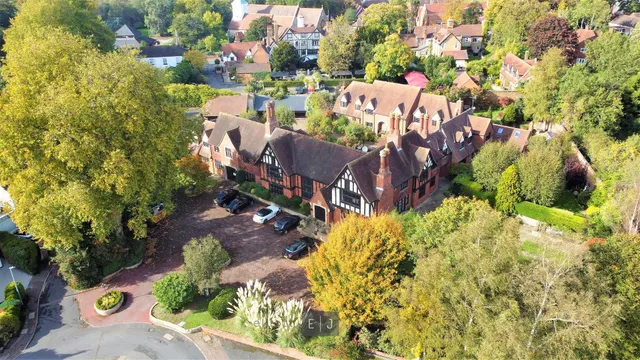 Barton Friars, Chigwell, IG7, photo 2