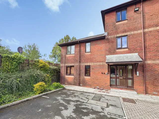 1 bedroom flat — 3 Castle Quay, The Latt, Neath, SA11 3L