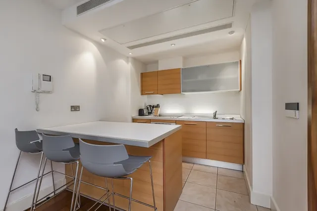 Photo 2 — Praed Street Paddington W2