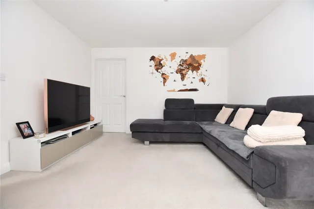 St. Michaels Drive, East Ardsley, WF3, photo 3