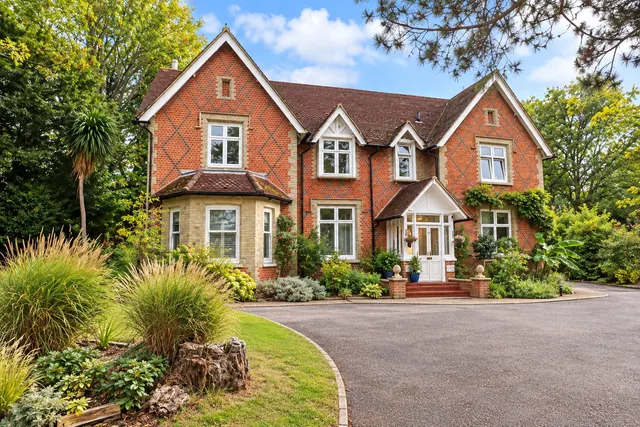 Jackmans Lane, Woking, GU21, photo 1
