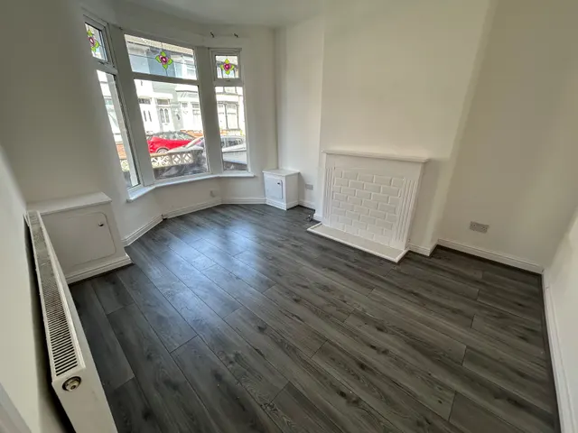 Gonville Road, L20, photo 1