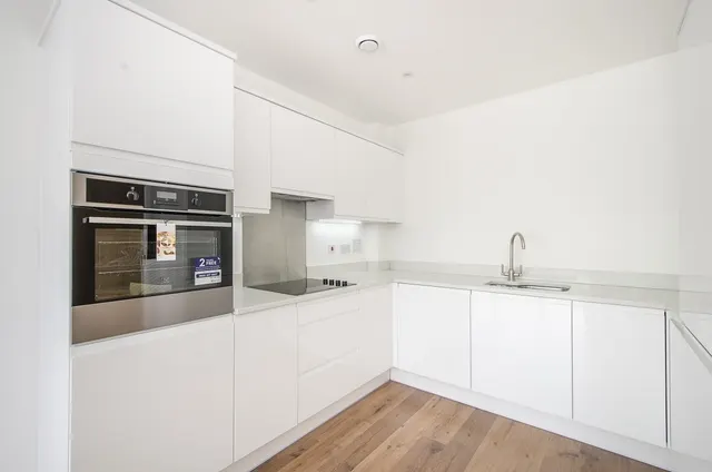 Boundaries Road, London, SW12, photo 2