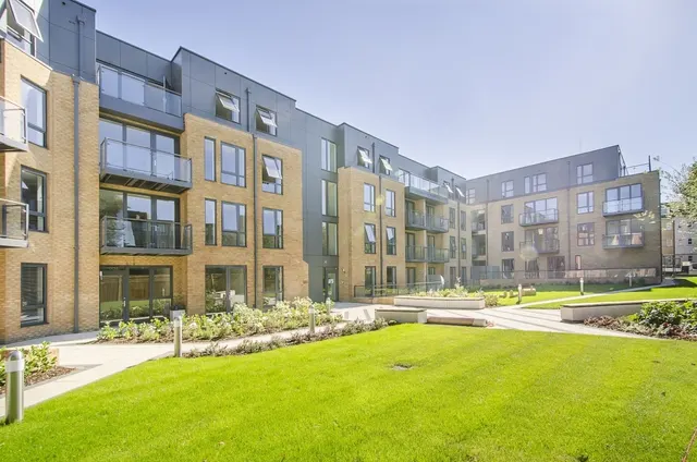 Boundaries Road, London, SW12, photo 1